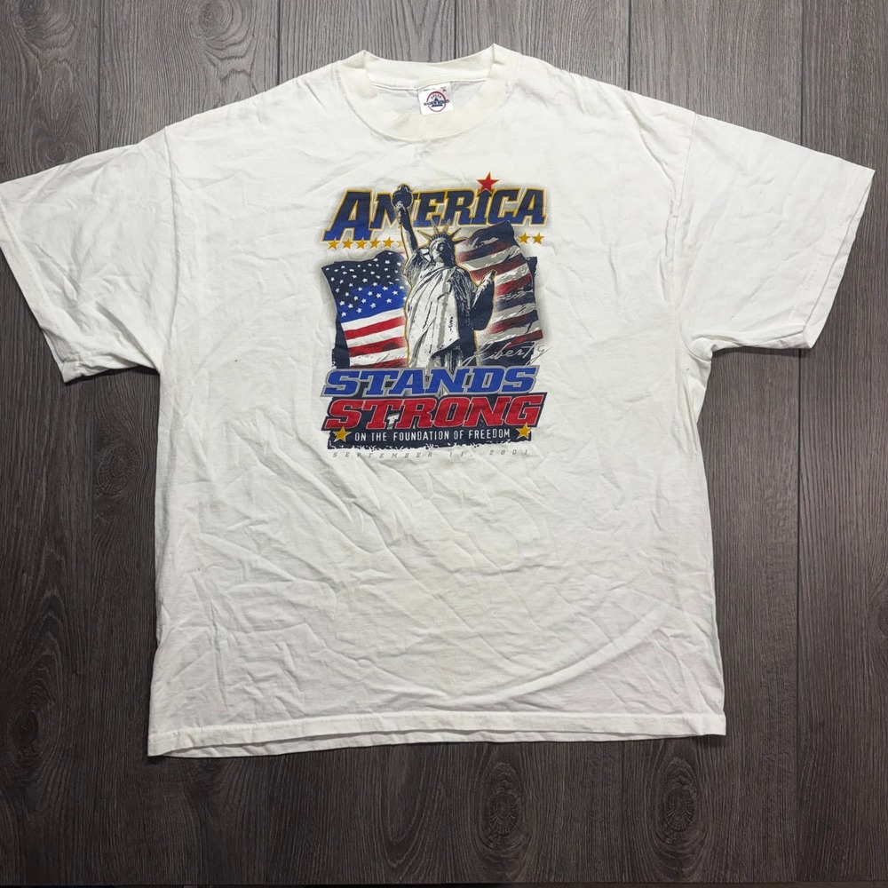 Vintage 2001 America Stands Strong 9/11 Memorial T-Shirt White XL
